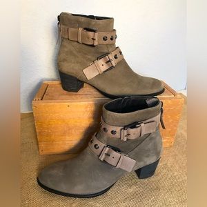 Ecco studded grey leather ankle boots